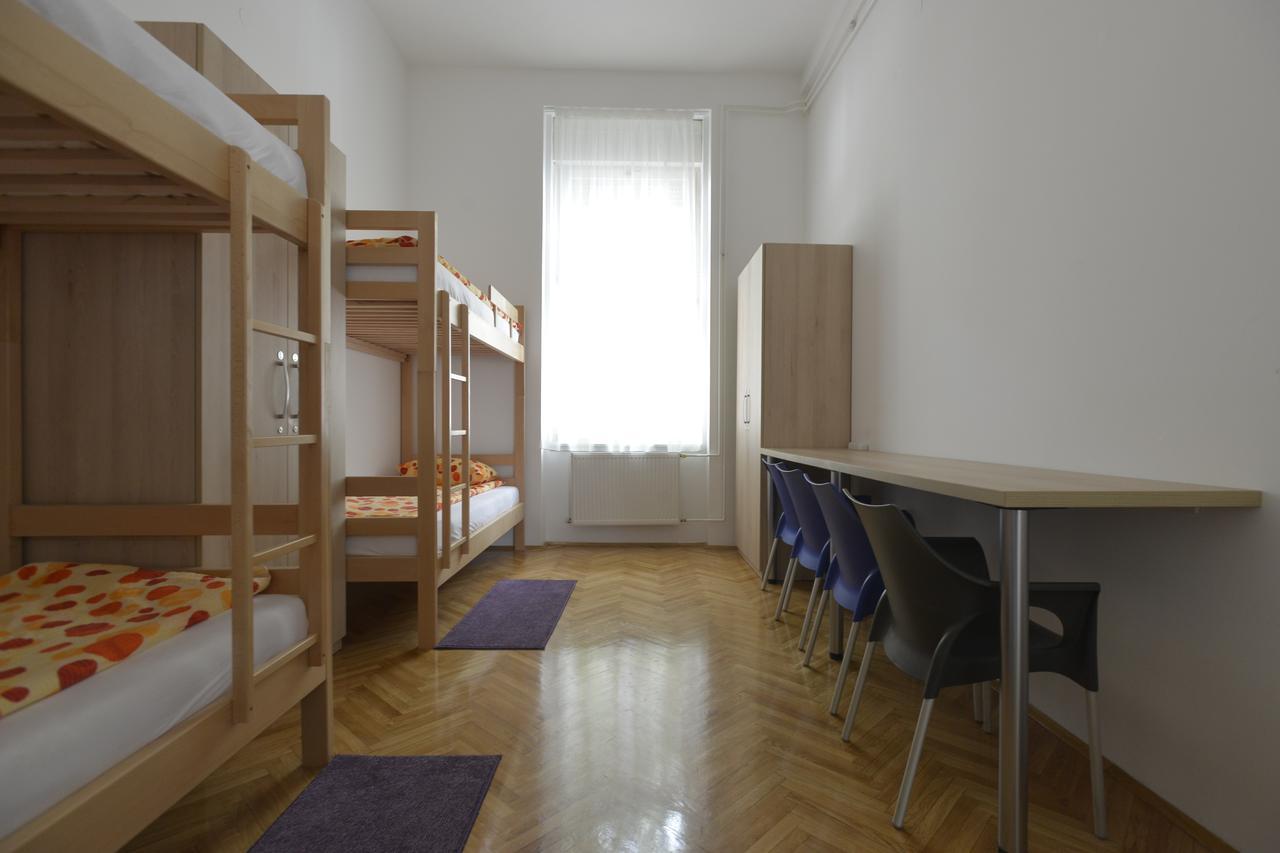 Hostel Flow House Centar Novi Sad Exterior foto
